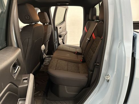 Used 2025 Chevrolet Colorado Z71 w/ Technology Package image 22