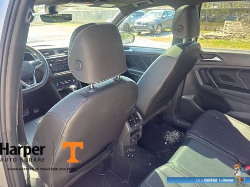 Used 2023 Volkswagen Tiguan SE R-Line image 11