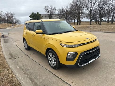 Used 2020 Kia Soul LX image 1