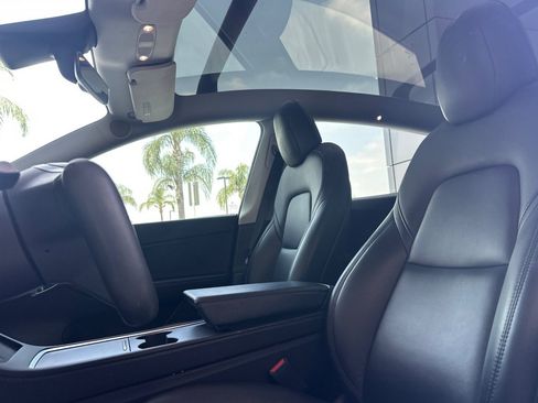 Used 2021 Tesla Model Y Long Range AWD/4WD image 26
