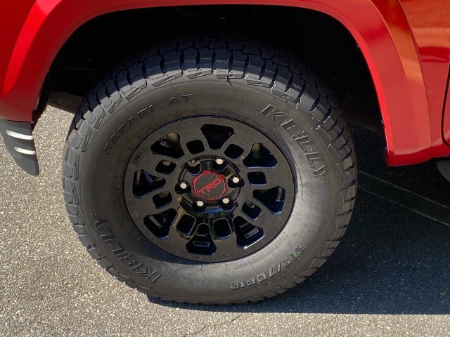 Used 2022 Toyota Tacoma SR5 w/ Technology Package RWD image 6