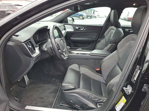 Used 2019 Volvo S60 T6 R-Design image 13