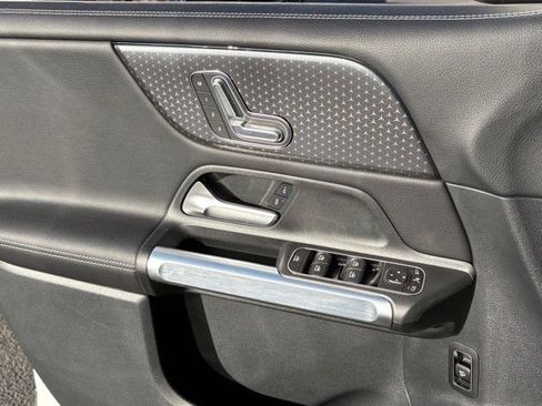 New 2026 Mercedes-Benz GLB 250 4MATIC image 18