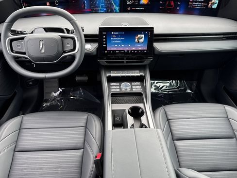 New 2026 Lincoln Nautilus Reserve w/ Jet Appearance Package AWD/4WD image 10