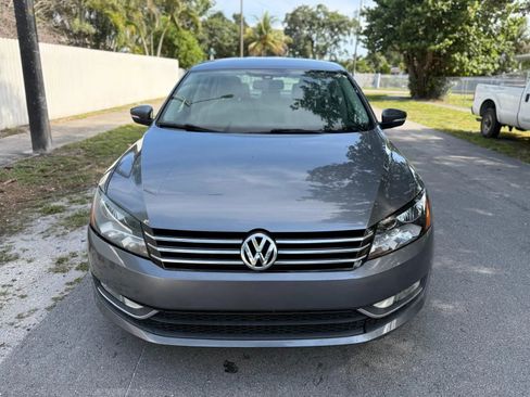 Used 2015 Volkswagen Passat 1.8T Limited Edition FWD image 5