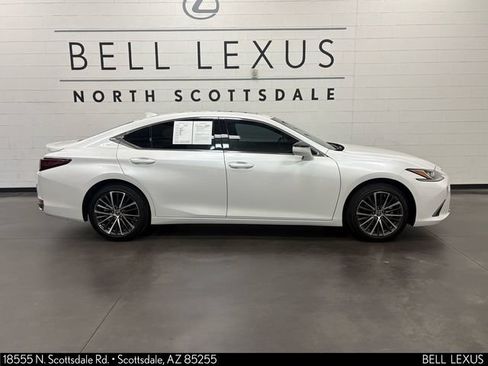 Used 2025 Lexus ES 300h w/ Premium Package FWD image 3