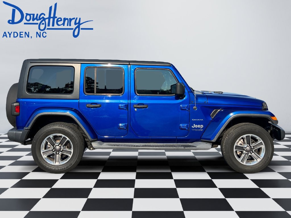 Used 2018 Jeep Wrangler Unlimited Sahara AWD/4WD image 6