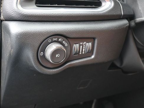 New 2026 Chrysler Pacifica Pinnacle image 16