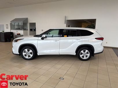 Used 2022 Toyota Highlander LE