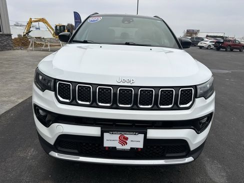 Used 2023 Jeep Compass Limited image 3