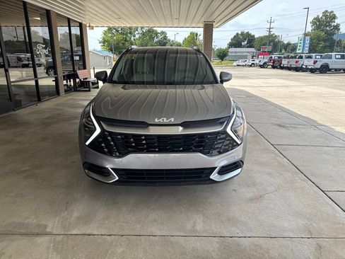 Used 2025 Kia Sportage EX w/ Premium Package FWD image 2