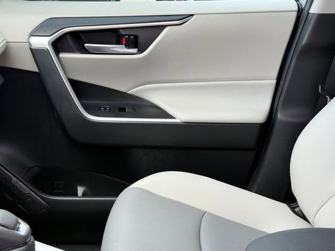 Used 2025 Toyota RAV4 XLE Premium image 12