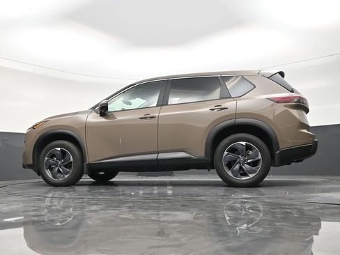 Used 2025 Nissan Rogue SV FWD image 21