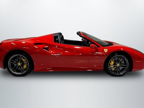 Used 2018 Ferrari 488 Spider RWD image 4