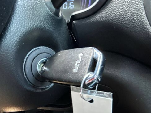 Used 2025 Kia Soul LX w/ LX Technology Package FWD image 18