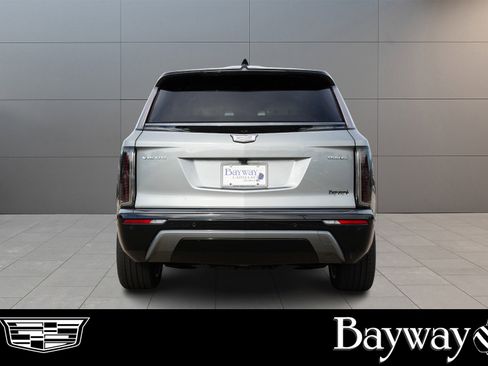 New 2026 Cadillac Vistiq Sport w/ LPO, Floor Liner Package image 6