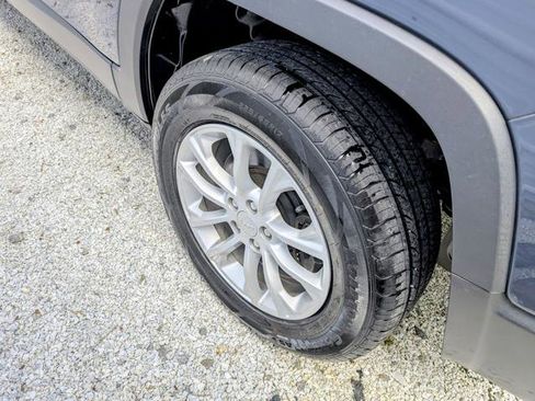 Used 2020 Jeep Cherokee Latitude image 11