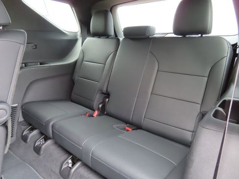 Certified 2025 Chevrolet Traverse LT w/ Midnight/Sport Edition image 28