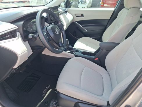 Used 2024 Toyota Corolla Cross L FWD image 14
