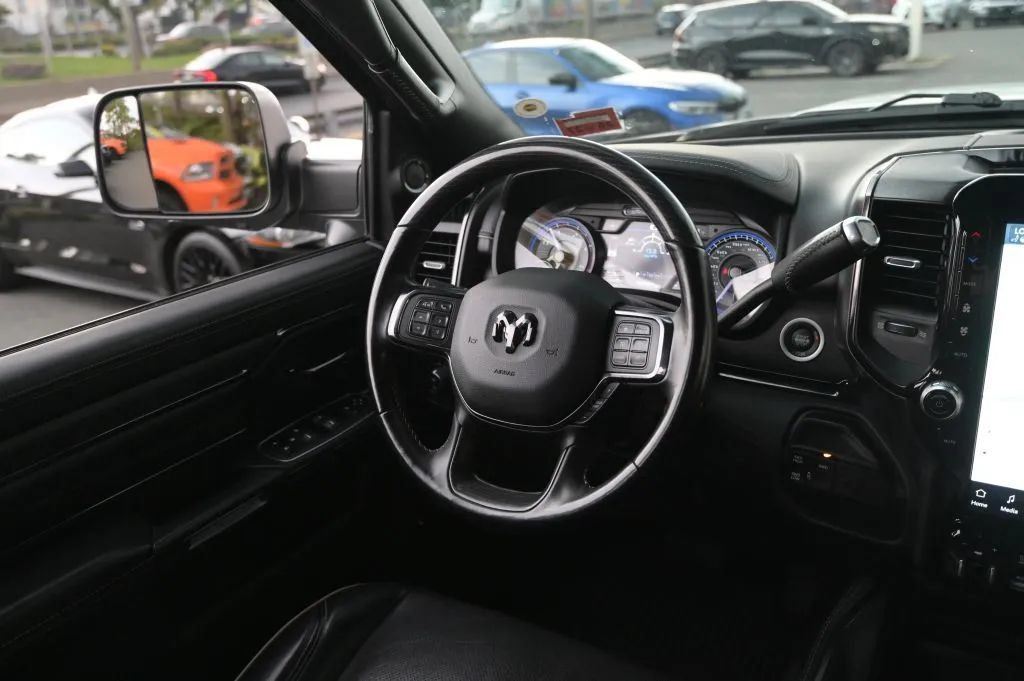Used 2022 RAM 3500 Limited AWD/4WD image 46