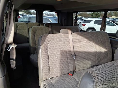 Used 2018 Chevrolet Express 3500 LT w/ LT Preferred Equipment Group image 17