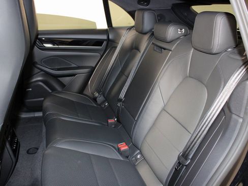 Certified 2025 Porsche Macan 4 Electric AWD/4WD image 35