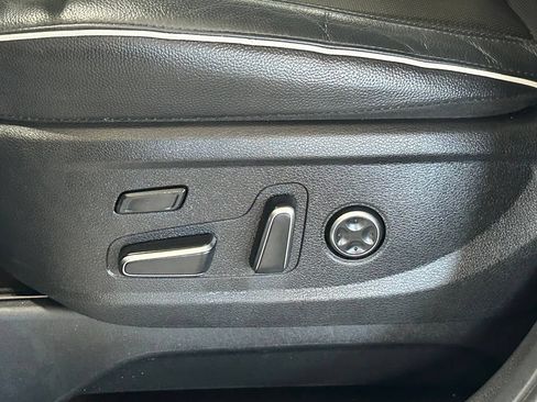 Used 2024 Hyundai Palisade Limited FWD image 17