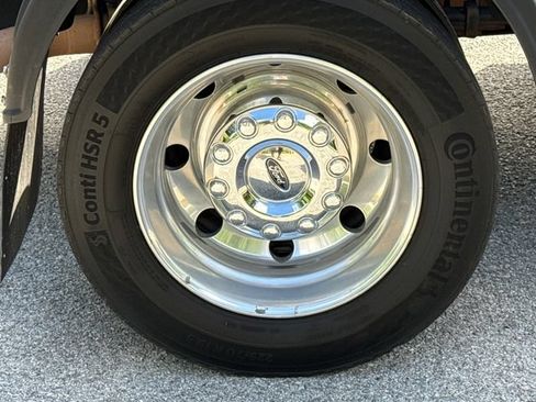 Used 2024 Ford F450 Lariat AWD/4WD image 9