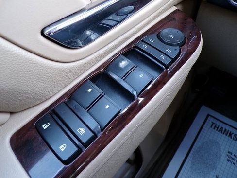 Used 2013 Cadillac Escalade ESV Luxury image 26