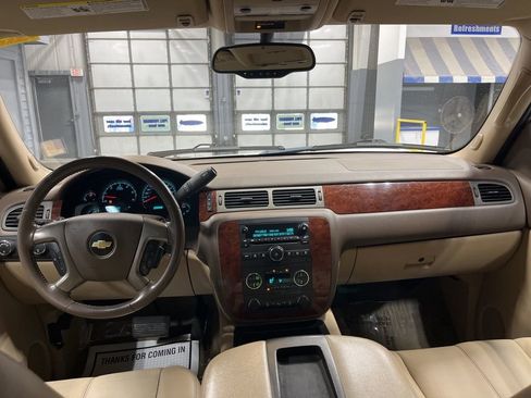 Used 2012 Chevrolet Suburban LT w/ Luxury Package AWD/4WD image 28