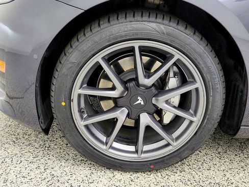 Used 2022 Tesla Model 3 Long Range AWD/4WD image 9