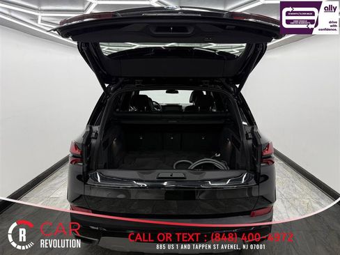 Used 2025 BMW X5 xDrive50e image 6