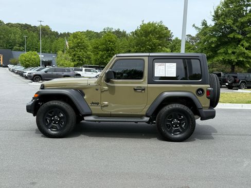Used 2025 Jeep Wrangler Sport AWD/4WD image 2