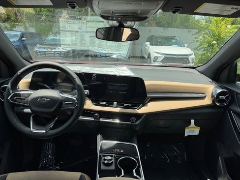 New 2025 Chevrolet Equinox ACTIV w/ Convenience Package III FWD image 24