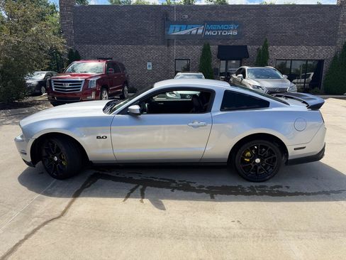 Used 2011 Ford Mustang GT Premium w/ GT Coupe Accessory Pkg 1 RWD image 8