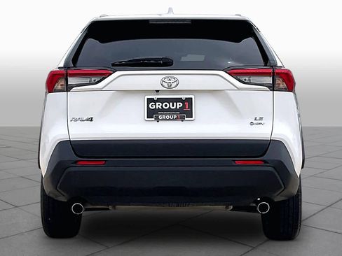 Used 2025 Toyota RAV4 LE AWD/4WD image 9