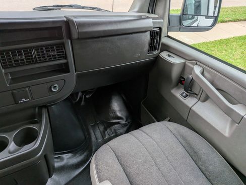 Used 2024 GMC Savana 2500 w/ Driver Convenience Package RWD image 12