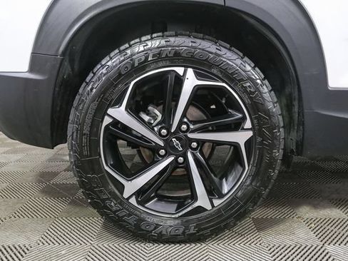 Used 2023 Chevrolet TrailBlazer RS w/ Sun and Liftgate Package AWD/4WD image 16