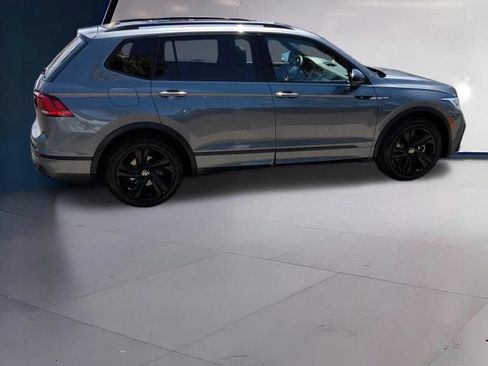 Certified 2023 Volkswagen Tiguan SE R-Line FWD image 2
