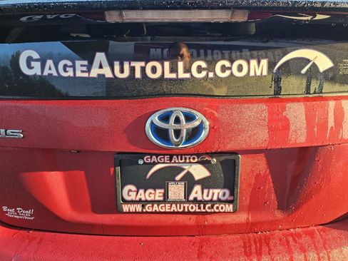 Used 2013 Toyota Prius Three w/ Solar Roof Pkg FWD image 16
