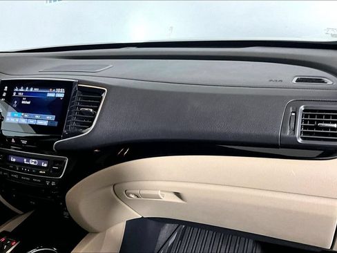 Used 2021 Honda Pilot Touring image 12