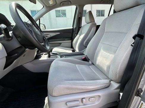 Used 2017 Honda Pilot EX image 5