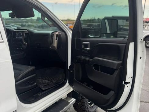 Used 2016 GMC Sierra 3500 Denali w/ Duramax Plus Package image 25