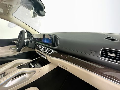 Used 2026 Mercedes-Benz GLS 450 GLS 450 image 40