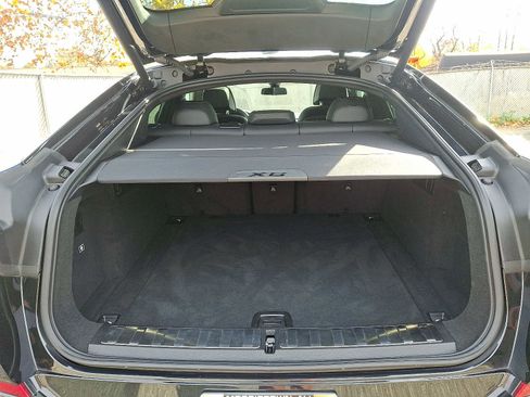 Used 2023 BMW X6 xDrive40i w/ Executive Package image 27