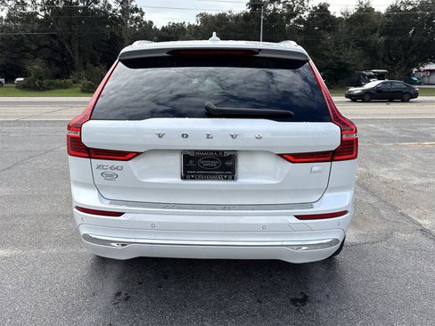 Used 2023 Volvo XC60 T8 Ultimate w/ Climate Package image 4