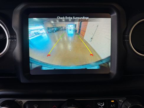 Used 2023 Jeep Wrangler Unlimited Sahara AWD/4WD image 25