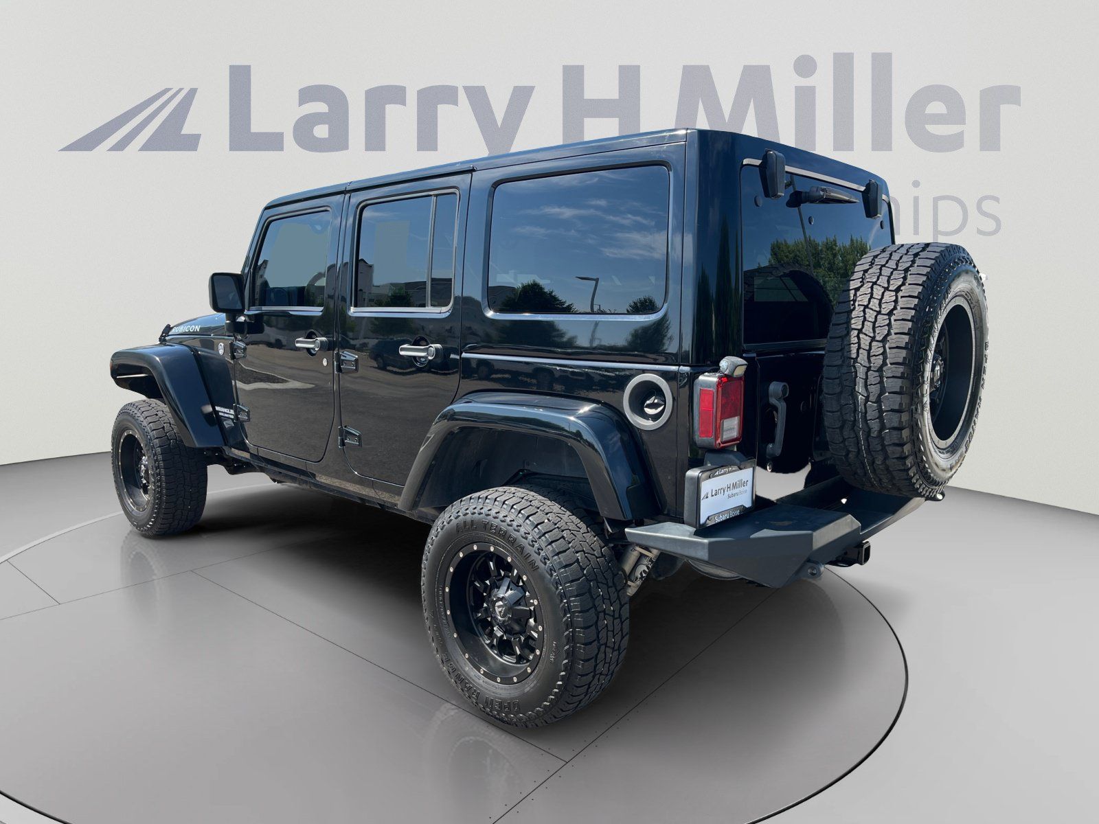 Used 2013 Jeep Wrangler Unlimited Rubicon w/ Connectivity Group AWD/4WD image 3