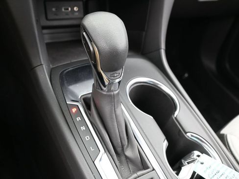 Used 2024 Chevrolet Equinox LS FWD image 20