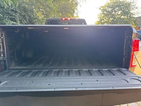 Used 2024 RAM 2500 Tradesman w/ Chrome Appearance Group AWD/4WD image 21